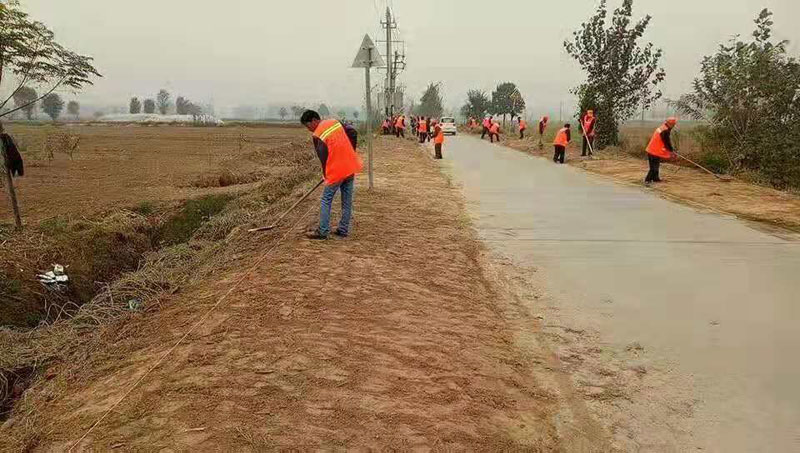 县交通运输局掀起秋季“四好农村路”建养高潮