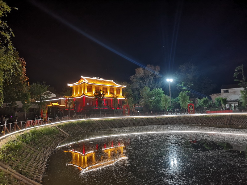 花园乡赵洪坡村“夜游模式”备受游客追捧