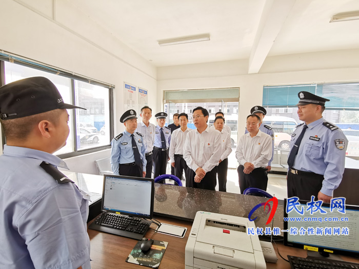 市人大常委会副主任、县委书记姬脉常国庆慰问一线值班民警