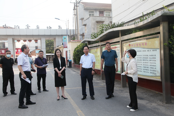 县委常委、常务副县长李启峰督导推进全国文明城市（提名城市）创建工作