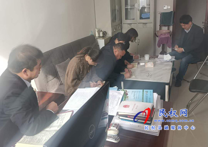 我县各乡镇、（街道办）县直各单位传达贯彻全县脱贫攻坚工作推进会议精神