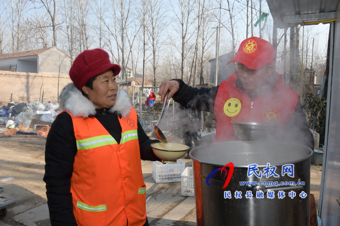 人和镇：爱心饺子传真情，志愿服务暖人心