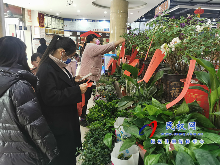 县东方超市举办猜灯谜闹元宵活动