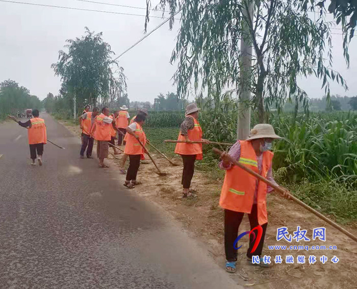 “夕阳红”护路工：让龙塘镇呈现一道靓丽的风景线