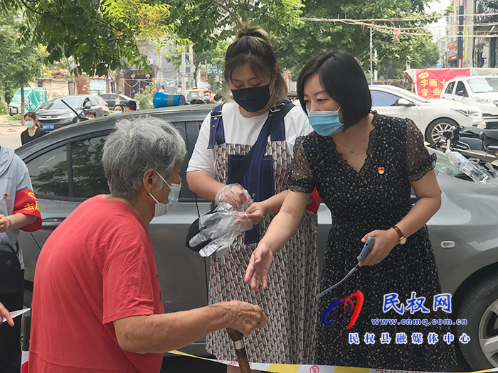 民权县幼儿园党员教师及教职工志愿者积极参与疫情防控志愿服务活动