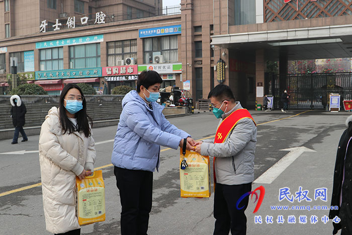 民权县人民检察院组织开展  走访慰问身边好人活动