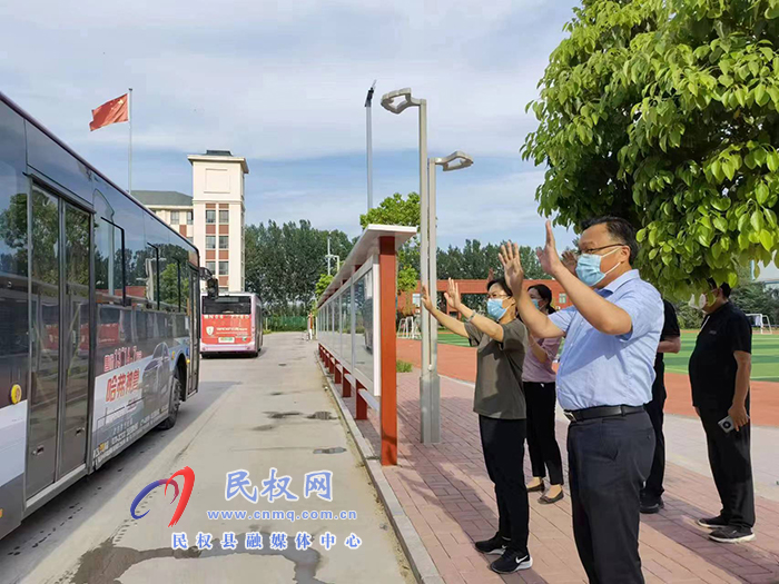 我县欢送援民医务人员：风雨同舟、感谢有您