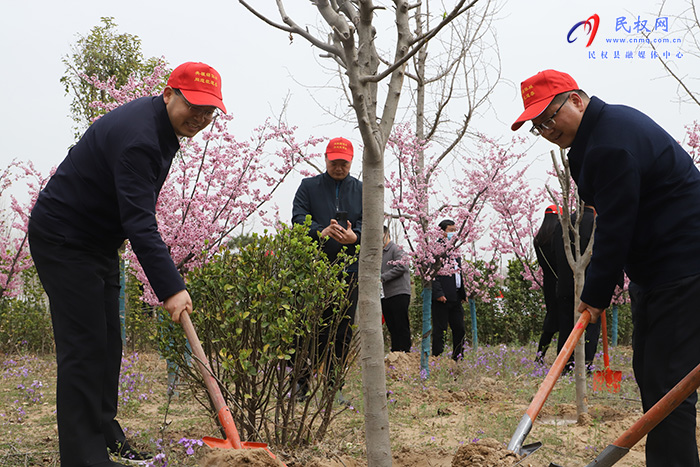 同植媒体林 共迎故道春——民权黄河故道植树和采风活动举行