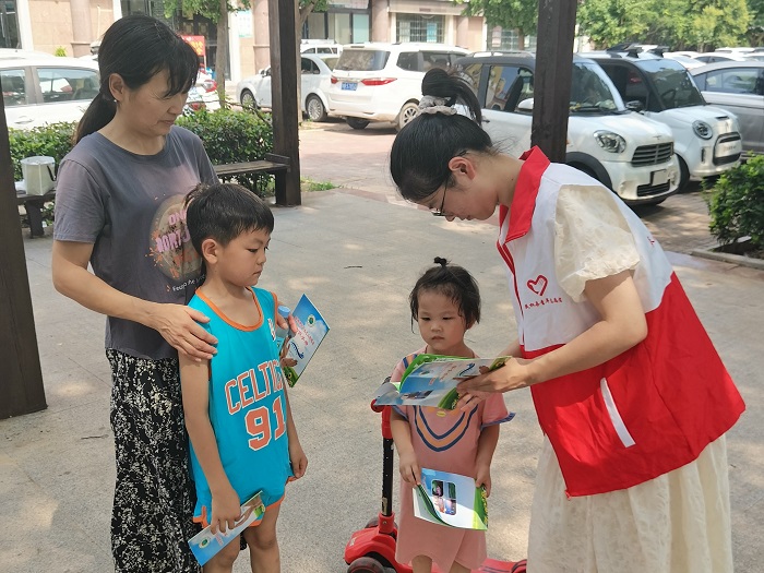 民权县返家乡大学生助力“节能降碳”环保宣传活动