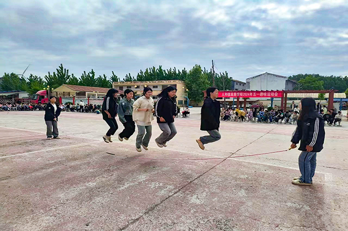    弘扬体育精神  展现师生风采