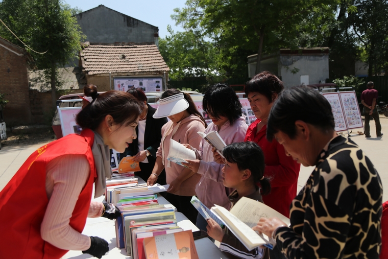 民权县图书馆开展全民阅读推广进乡村活动