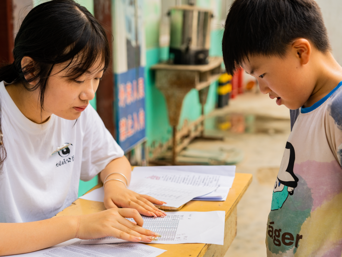 志愿于心，服务于行 ——大眼睛公益团队瓦屋营小学2024夏令营圆满开幕