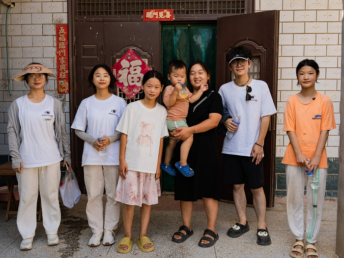 育人如松坚不移，家访似月长相随——江苏大学大眼睛公益团队在双塔镇瓦屋营村进行家访活动