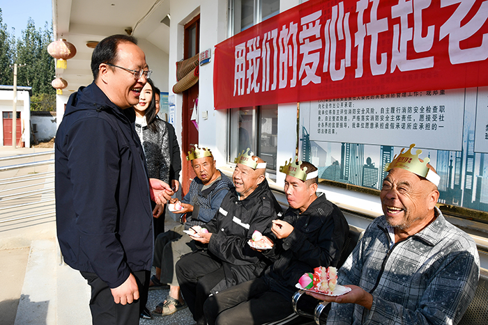 九九重阳节  浓浓敬老情